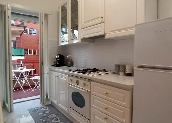 Rome\'S Beach Sweet Home